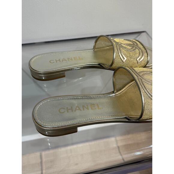 CHANEL - 2021 Interlocking CC Logo Slides, Gold Size 39 - Picture 4 of 4